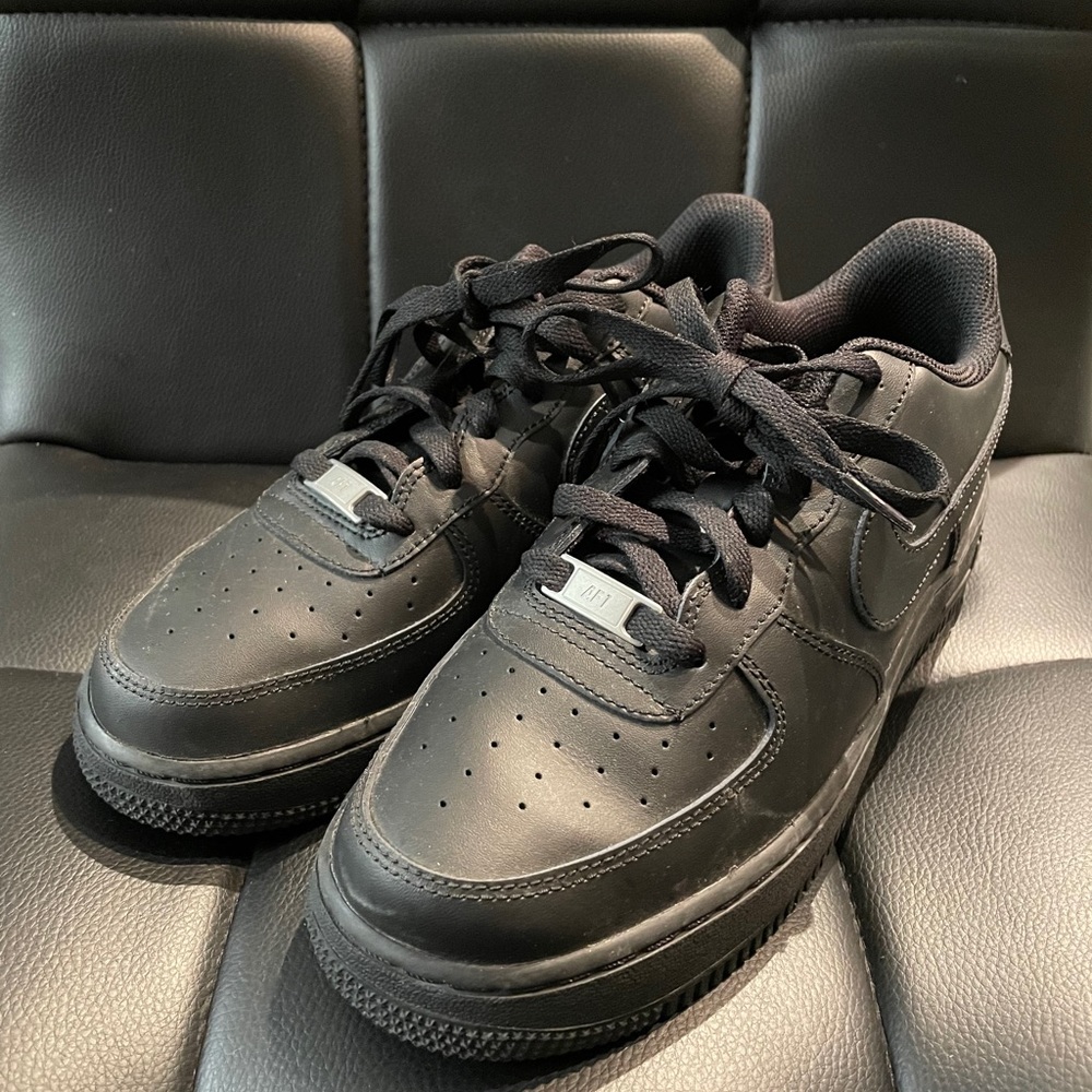 Black Nike Air Force 1’s